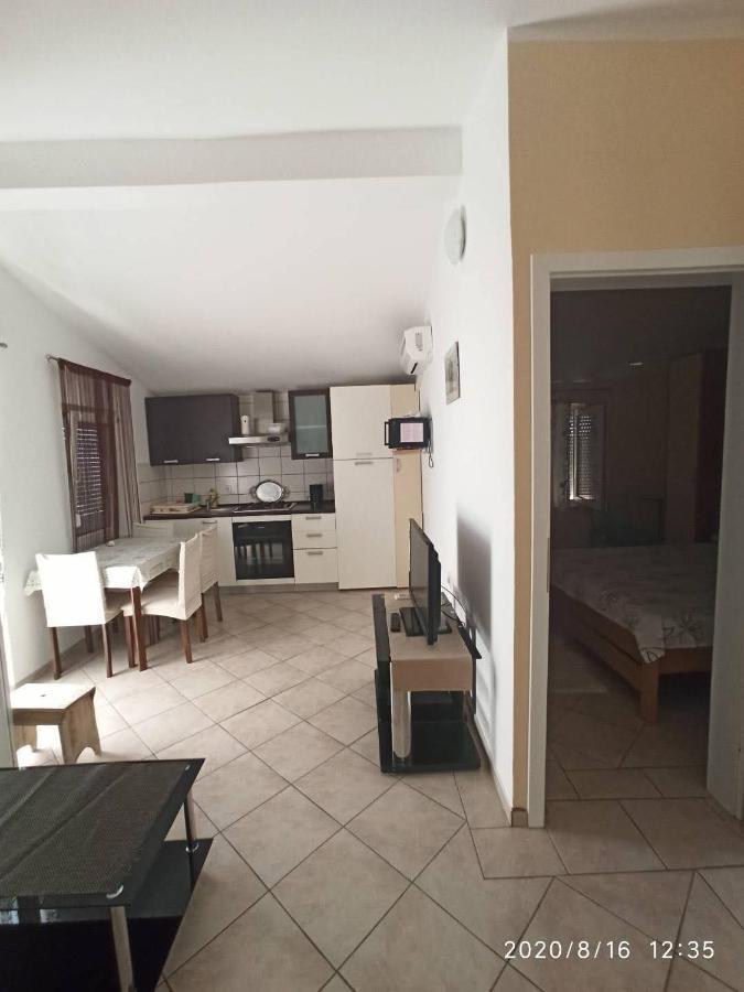 Apartmani Lun Vir Exterior photo