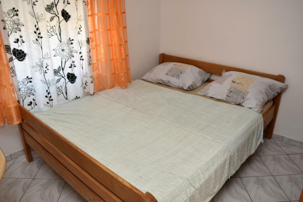 Apartmani Lun Vir Exterior photo