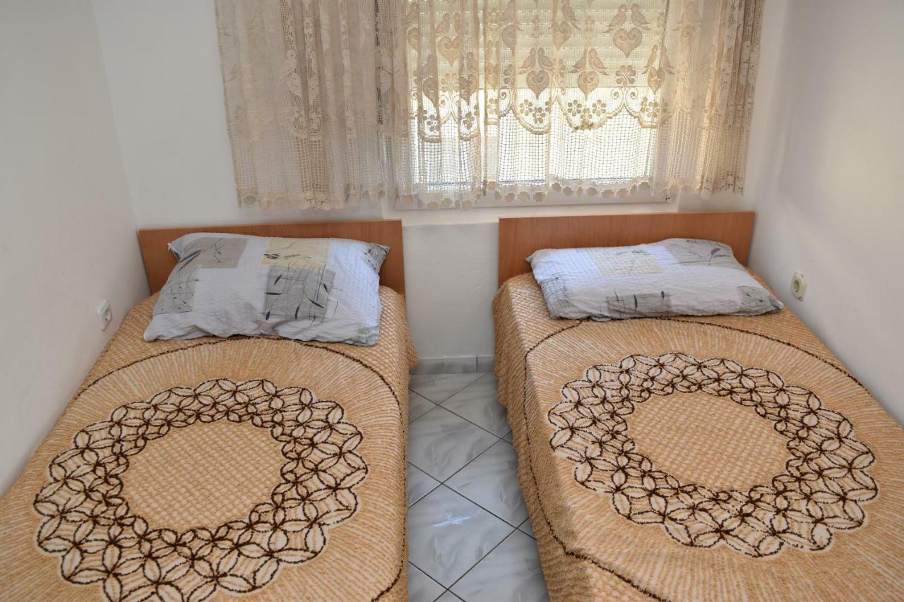 Apartmani Lun Vir Exterior photo