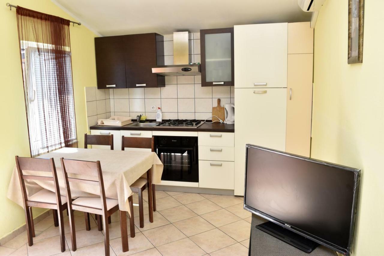 Apartmani Lun Vir Exterior photo